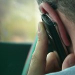 Revelan que el uso de teléfonos celulares es el principal causante de tinnitus en jóvenes
