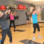 Los decibelios en el gimnasio apeligran la audición
