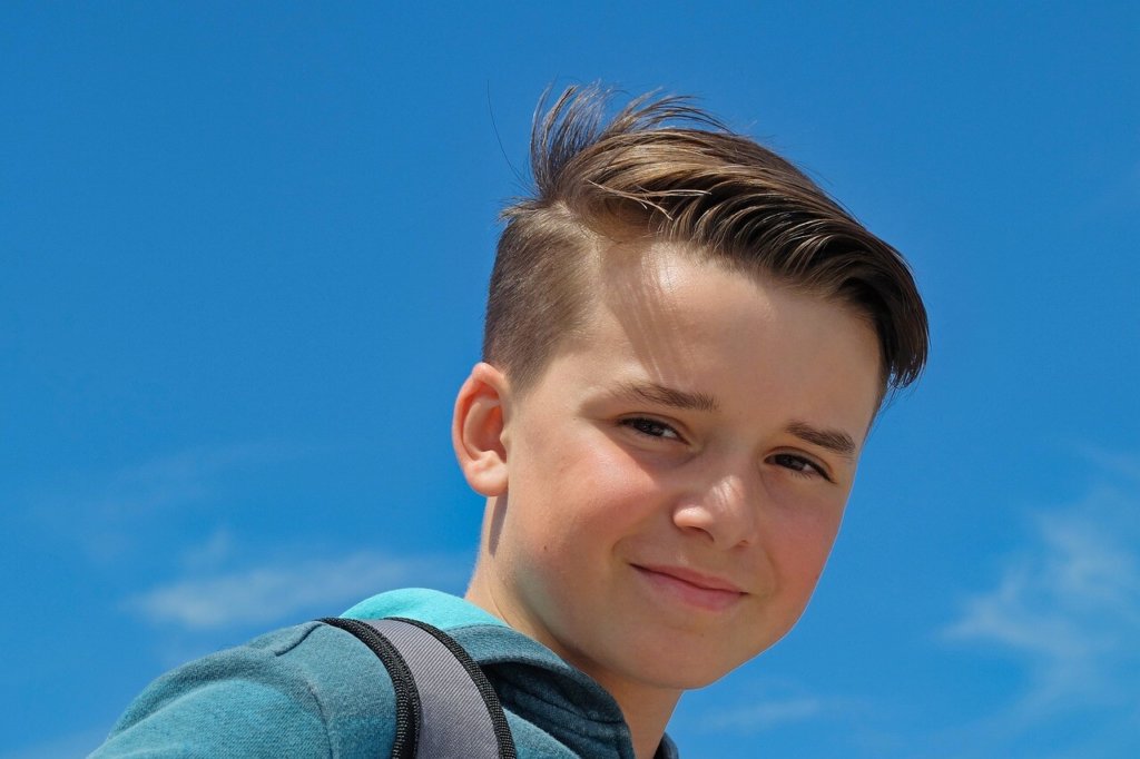 Niño con tinnitus