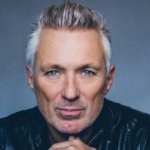 El bajista de Spandau Ballet, sufre de tinnitus y revela que el rock arruinó su audición