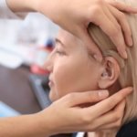 Amplificación auditiva contrarresta deterioro cognitivo