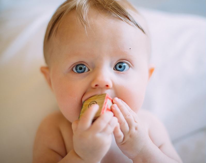 Bebés prematuros probablemente experimenten retrasos en el desarrollo cerebral auditivo