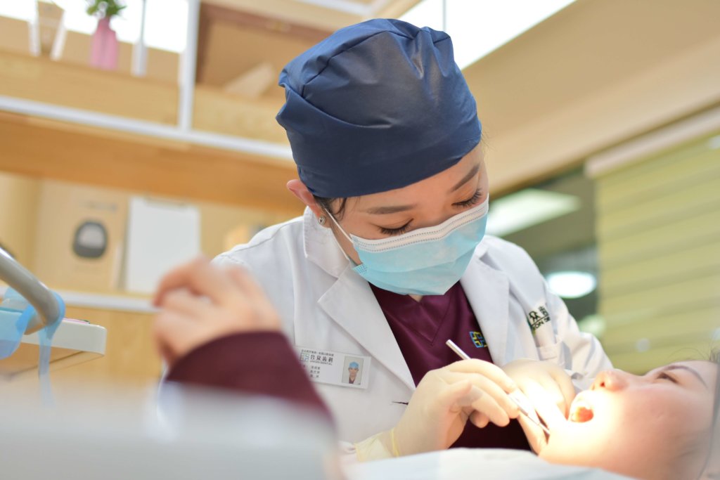 Tinnitus y pérdida auditiva entre dentistas