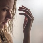 Suicidio, consideraciones de autolesión en la atención audiológica holística