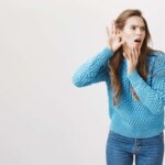 La pérdida auditiva leve también puede causar deterioro cognitivo