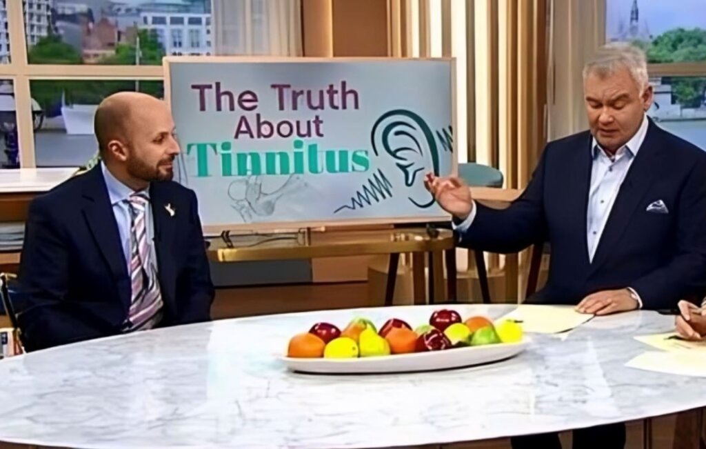 Un médico británico explica cómo logró ignorar el tinnitus entrenando su cerebro con subtítulos de TV y videojuegos. Su método ya da que hablar.