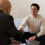El extraño tratamiento que dio alivio al tinnitus de un argentino tras veinte años de sufrimiento