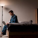 Un estudio revela el verdadero impacto del tinnitus: trabajo, sueño y salud mental, entre los más af...